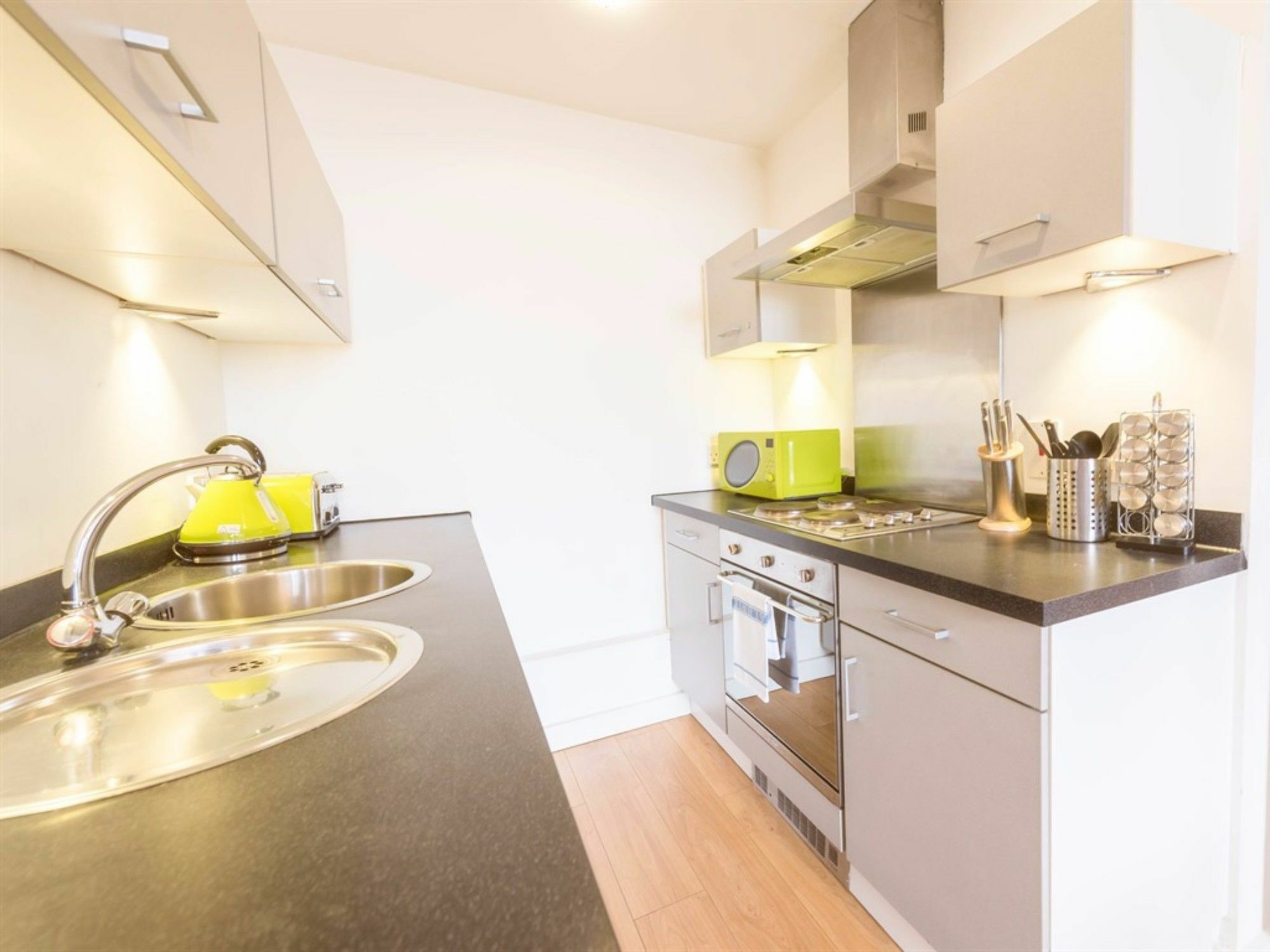 Inspired Apartments Salford  Exterior photo